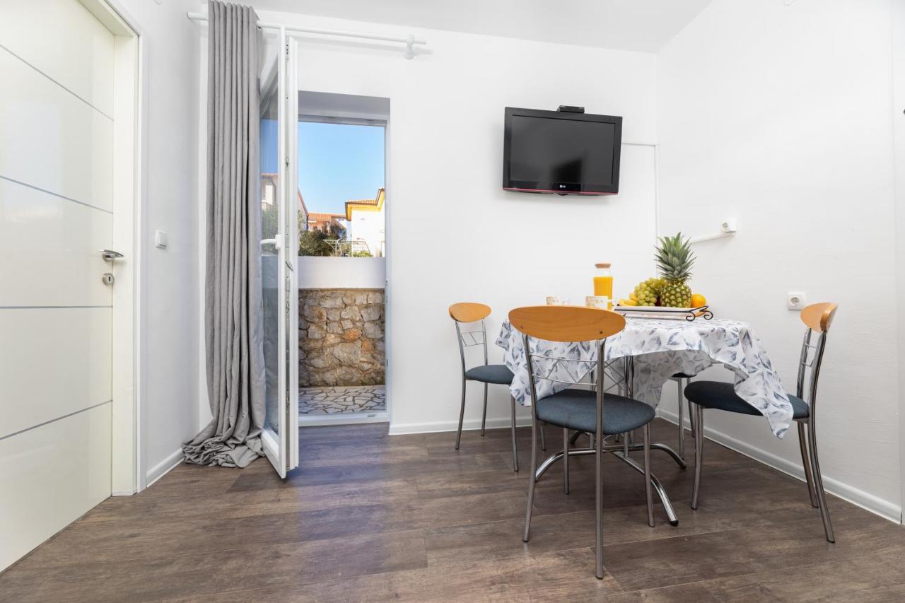 Apartments Aisa* Countryside Holiday Just 500M From The Beach! Кърк Екстериор снимка