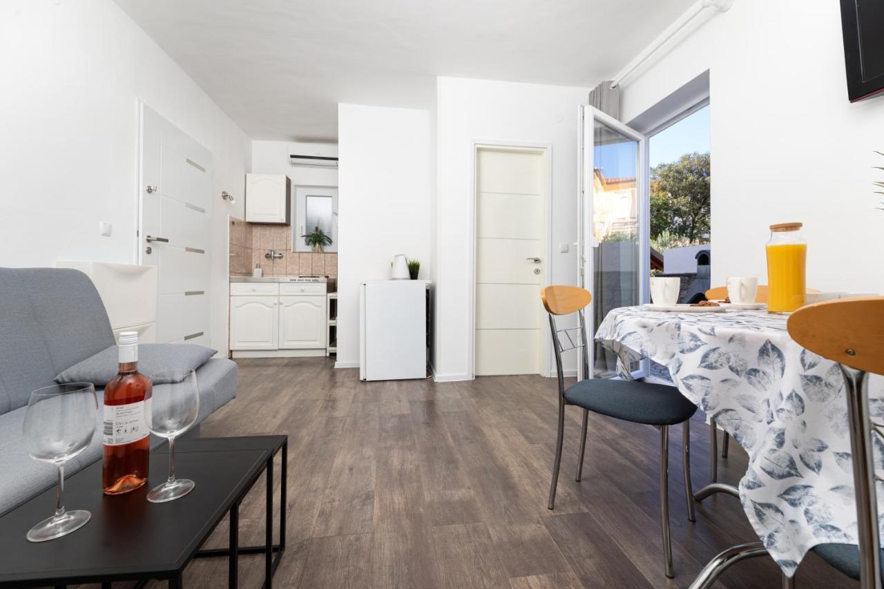 Apartments Aisa* Countryside Holiday Just 500M From The Beach! Кърк Екстериор снимка